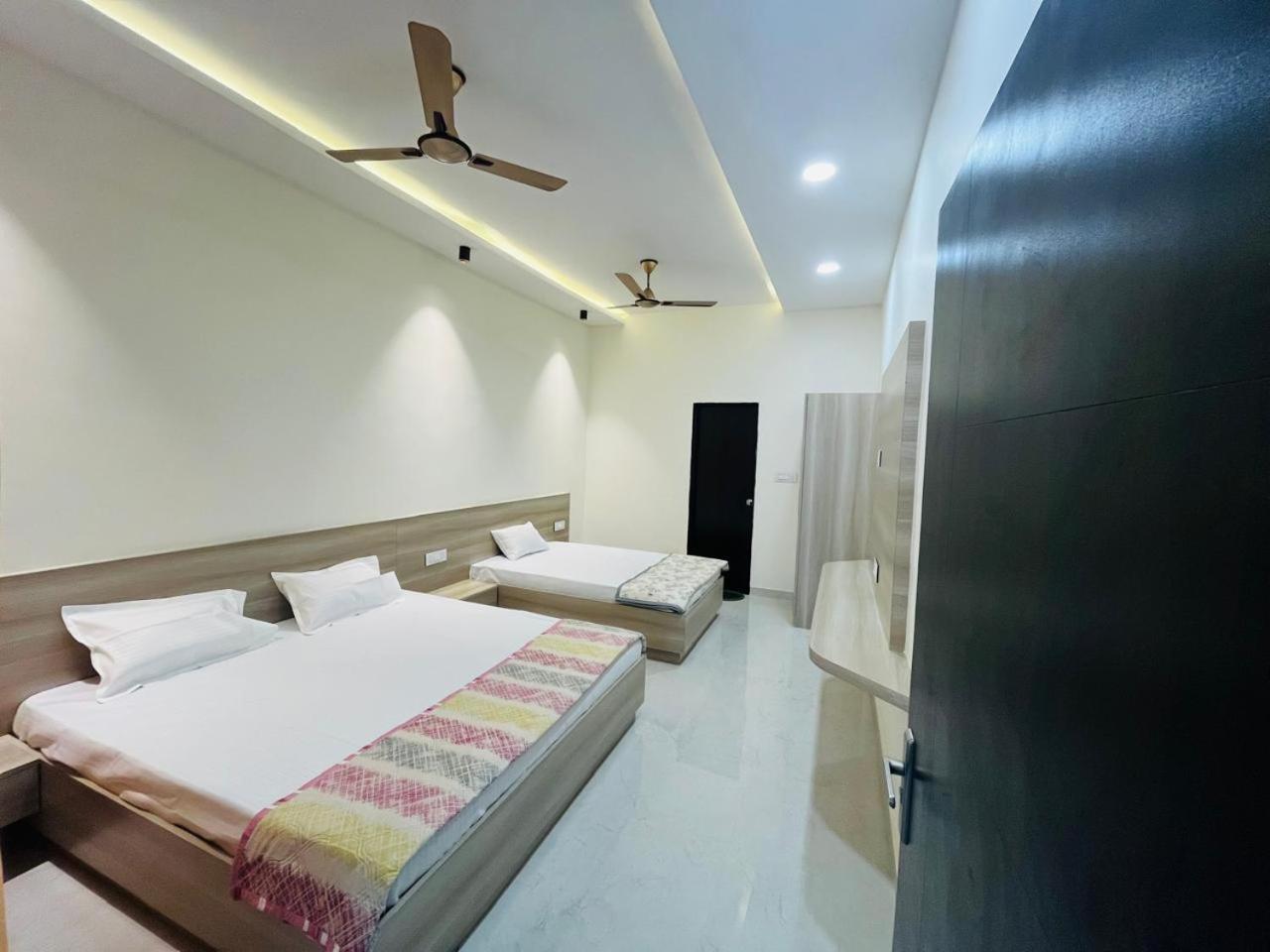 Log Inn Banaras Varanasi Exterior foto