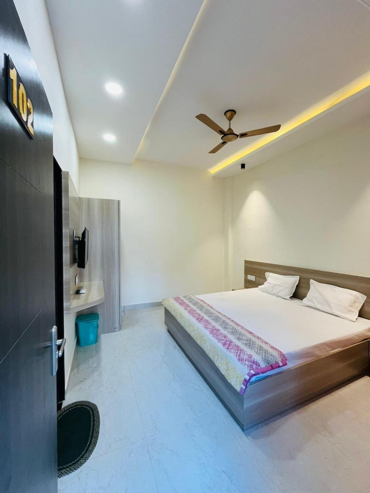 Log Inn Banaras Varanasi Exterior foto